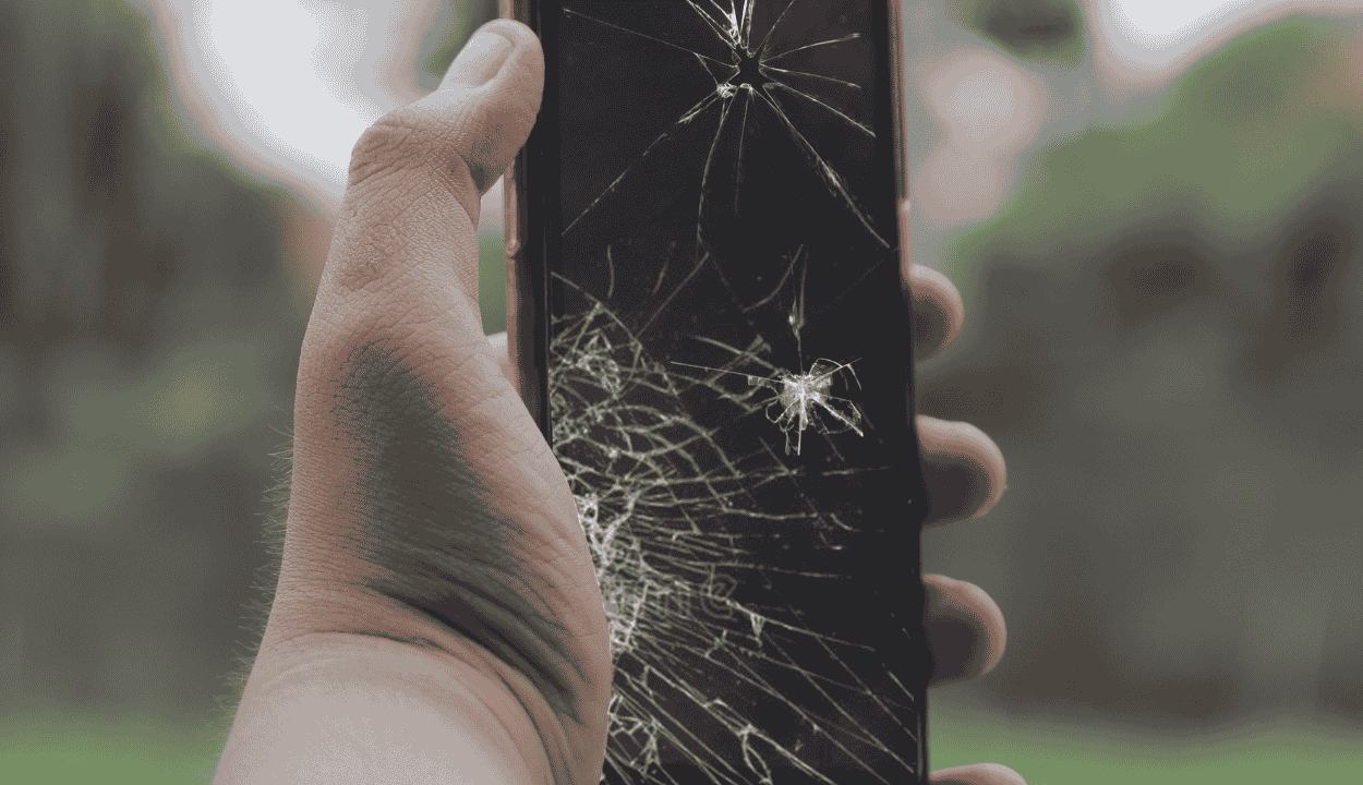 Samsung Galaxy S25 Ultra Fails Drop Tests: Titanium Frame & Gorilla Armor Fail to Impress